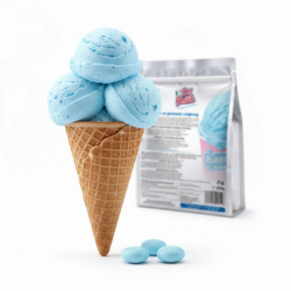 Домашен сладолед синя дъвка Don Gelato във вафлена фунийка с дъвки и продуктова опаковка